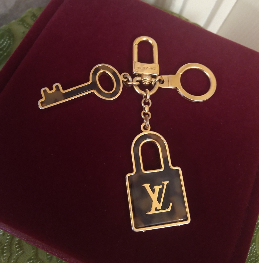 Louis Vuitton Confidence Bag Charm